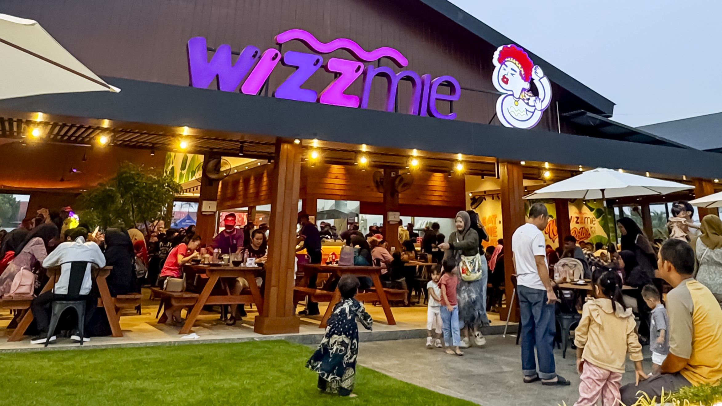Pengunjung Wizzmie Cianjur